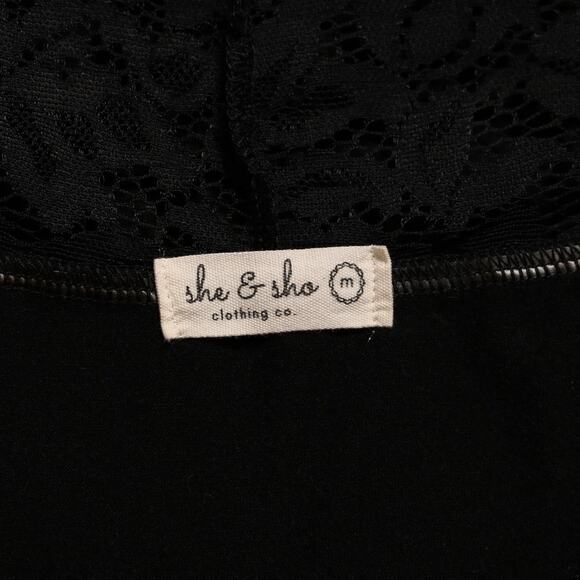 She & Sho Black Off Shoulder Lace Trim Long Sleeve Knit Blouse Size M - Picture 6 of 9